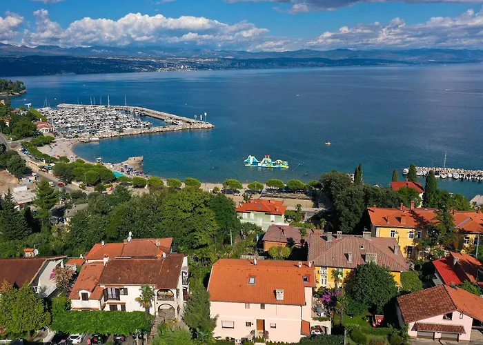 Amelie * 奥帕提亚